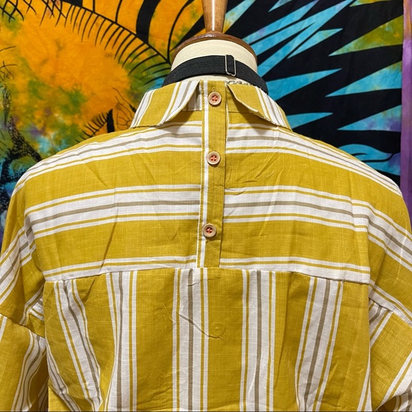 π Lovely modern striped button top - Picture 5 of 11